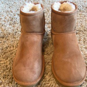 UGG Women's Classic Mini II Winter Boot